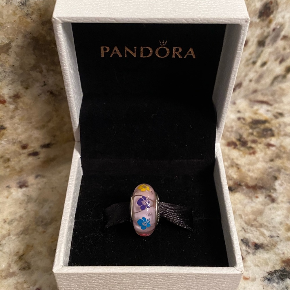 Pandora Hawaii Exclusive Lei Hibiscus Charm RARE - Picture 6 of 9